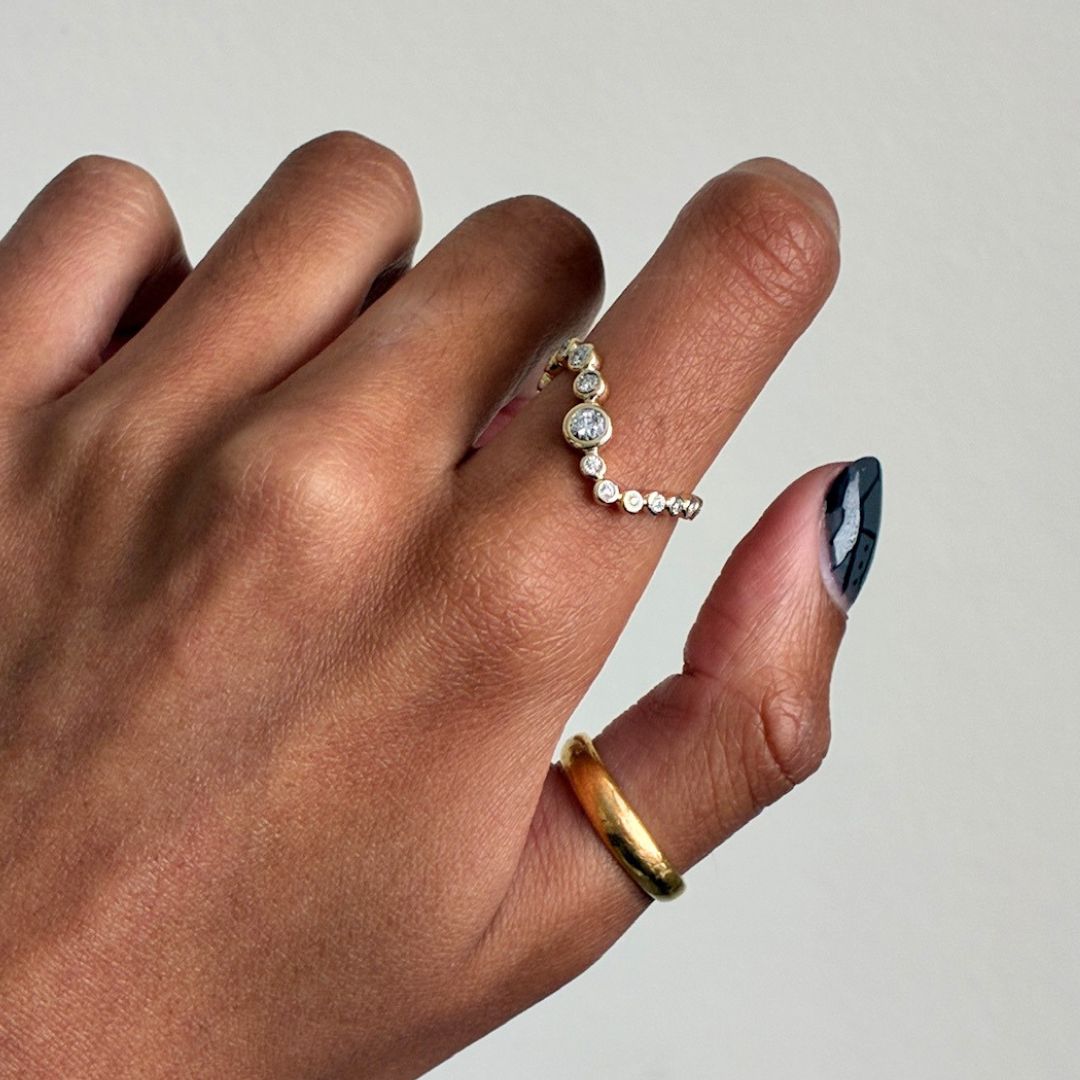 Bubble Trail Diamond Ring