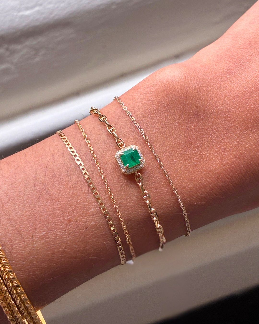 Emerald Halo Mariner Bracelet