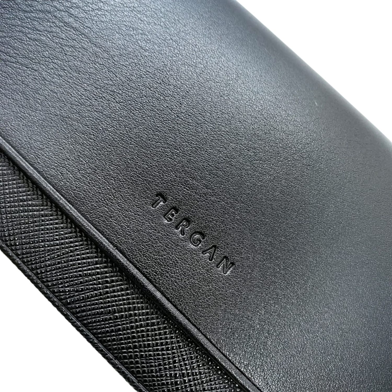 Tergan, Black