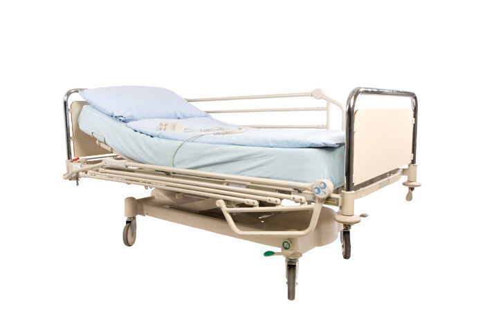Krankenbett teilelektrisch