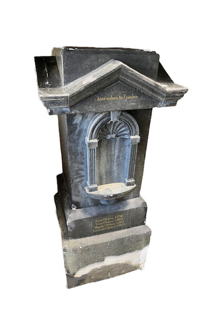 Grabstein Säule