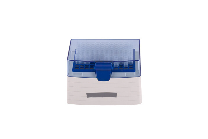 Spitzenbehälter für Pipette blau