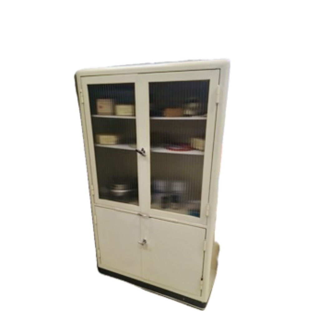 Arztschrank mit 4 Türen
