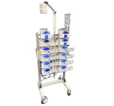 Gerätewagen mit Spritzenpumpen &amp; Infusionspumpen