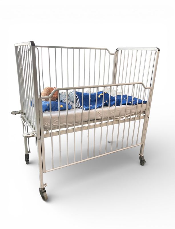 Kleinkinder Krankenhausbett