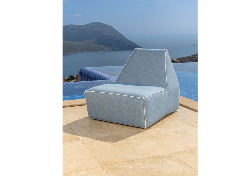 CAPRI ARMCHAIR