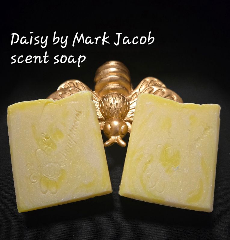 Daisy by Mark Jacob scent 1 bar
