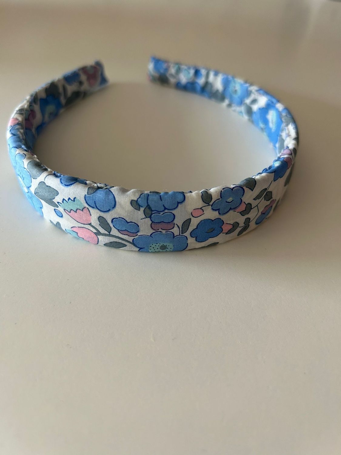 Diadema Grande lisa