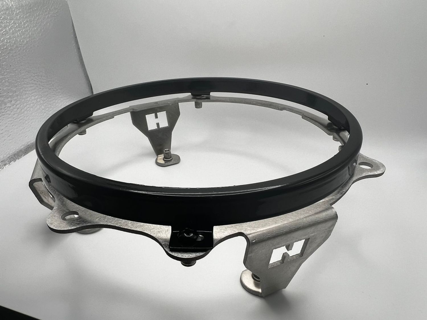 Hummer H3 Metal 7" round headlight adapter
