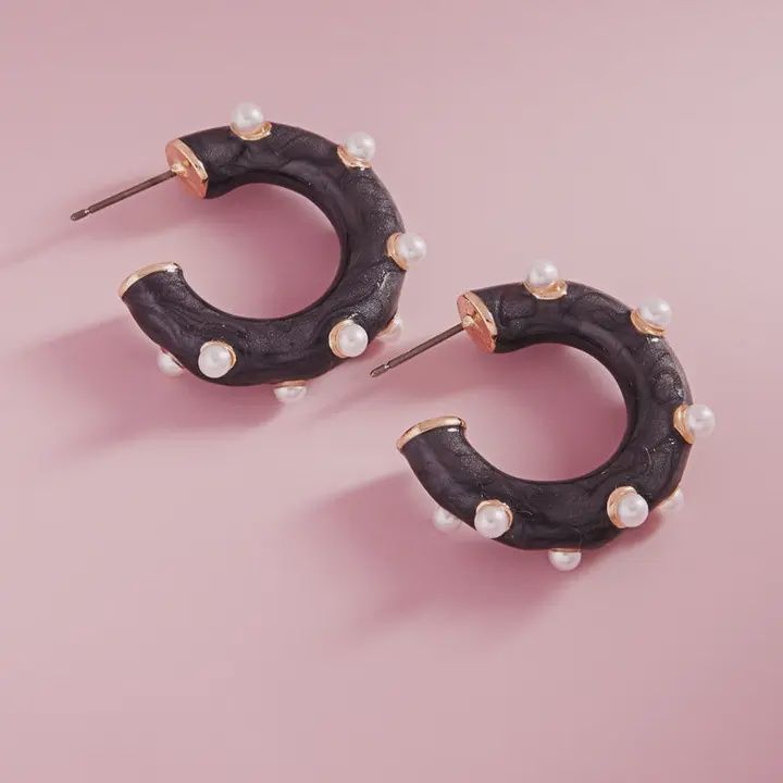 Round Pearlized Earrings, Color: Jet