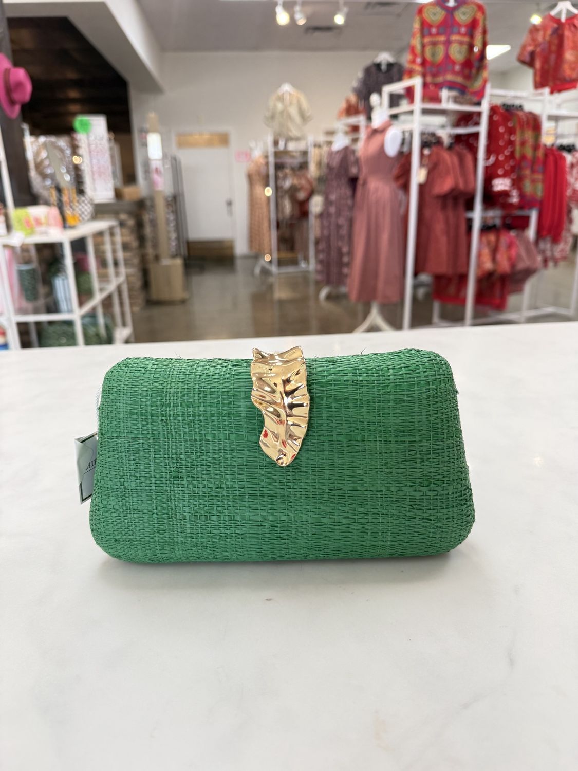 Nori Minaudiere, Color: Green