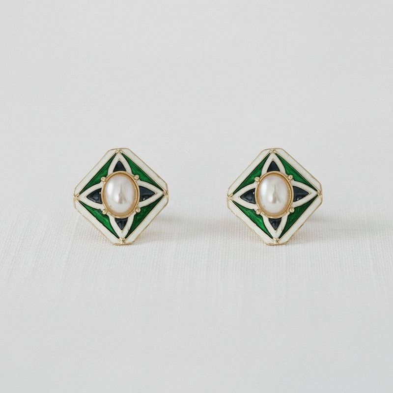 Chic Geometric Pearl Drop Earrings