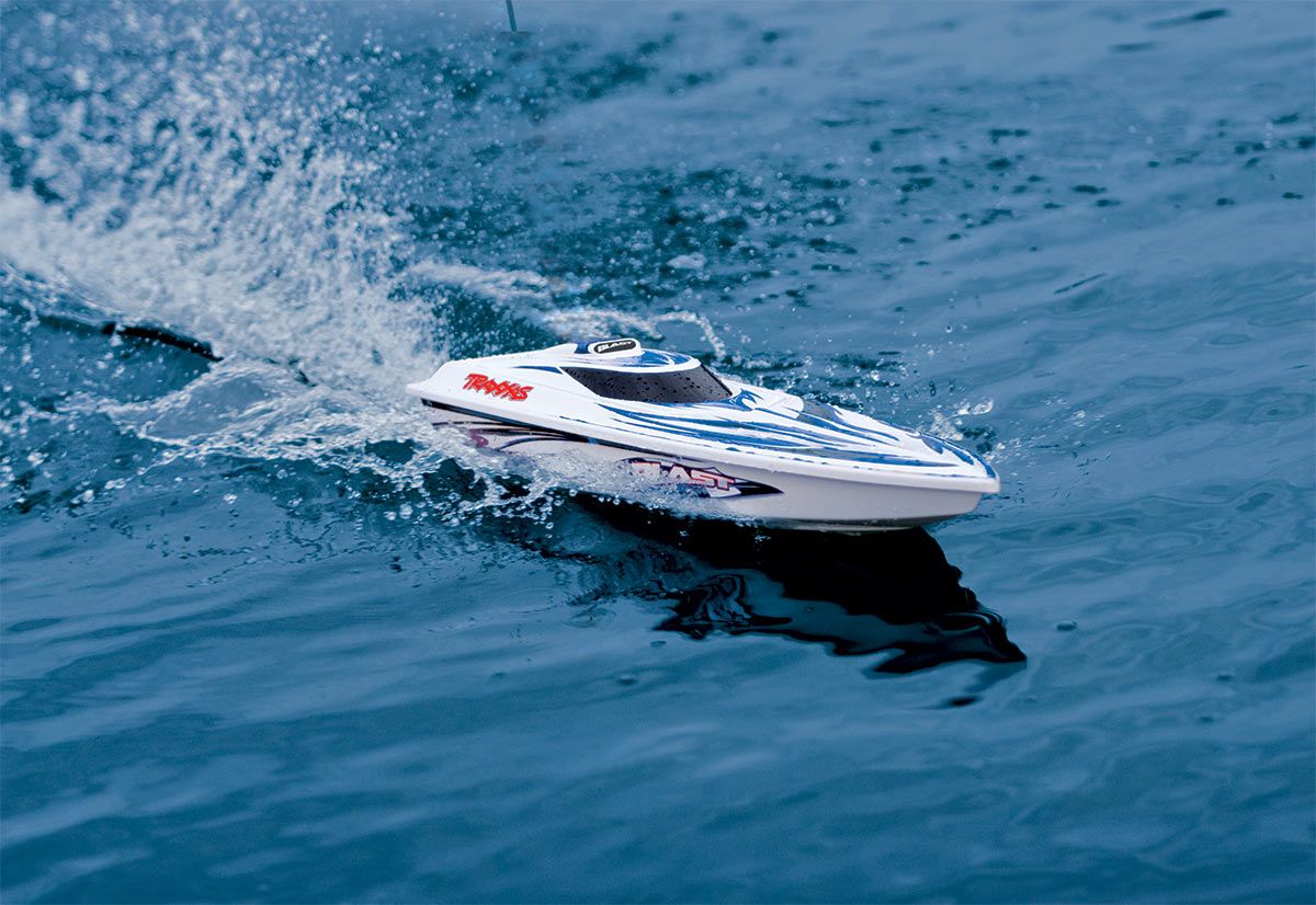 TRA38104-8 Traxxas Blast: Race Boat. RTR w/USB-C + DC Chargers, Color: Green