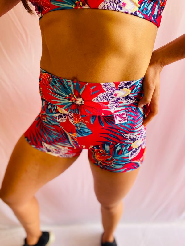 Short Rojo con Guarias moradas