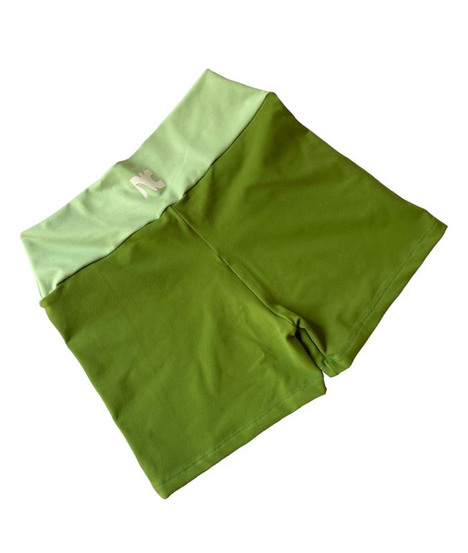 Short Verde Olivo