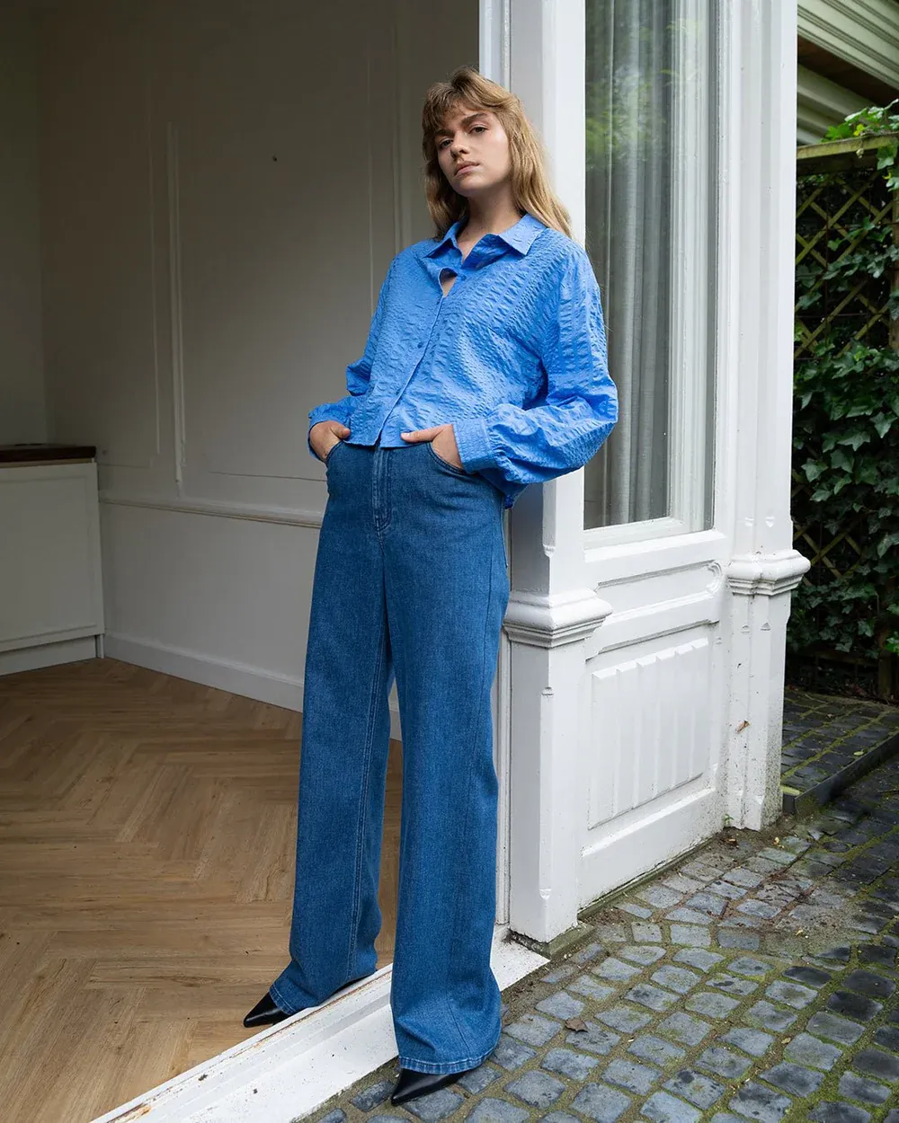 Moore denim	Mid blue denim