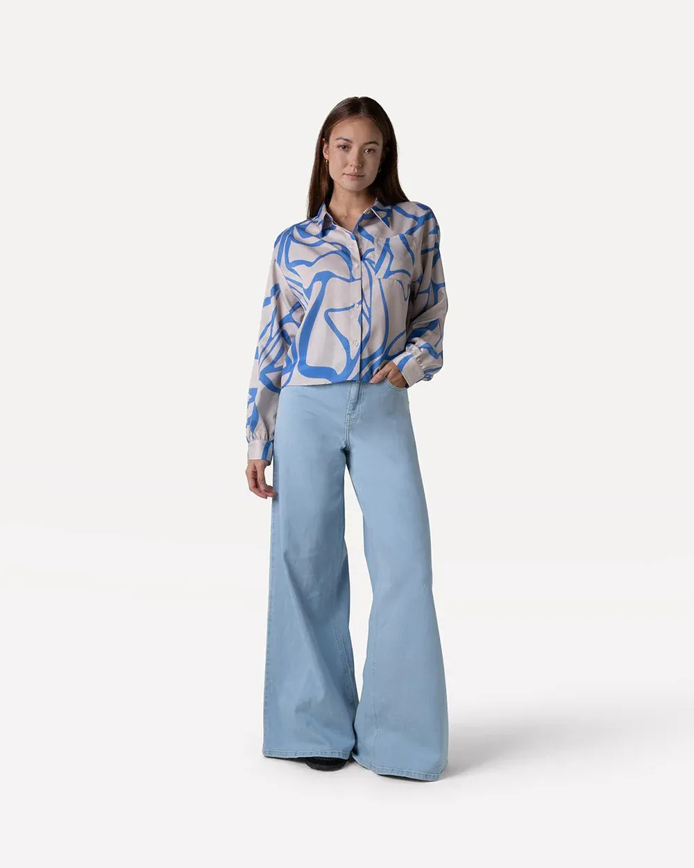Mila shirt	Graphic blue