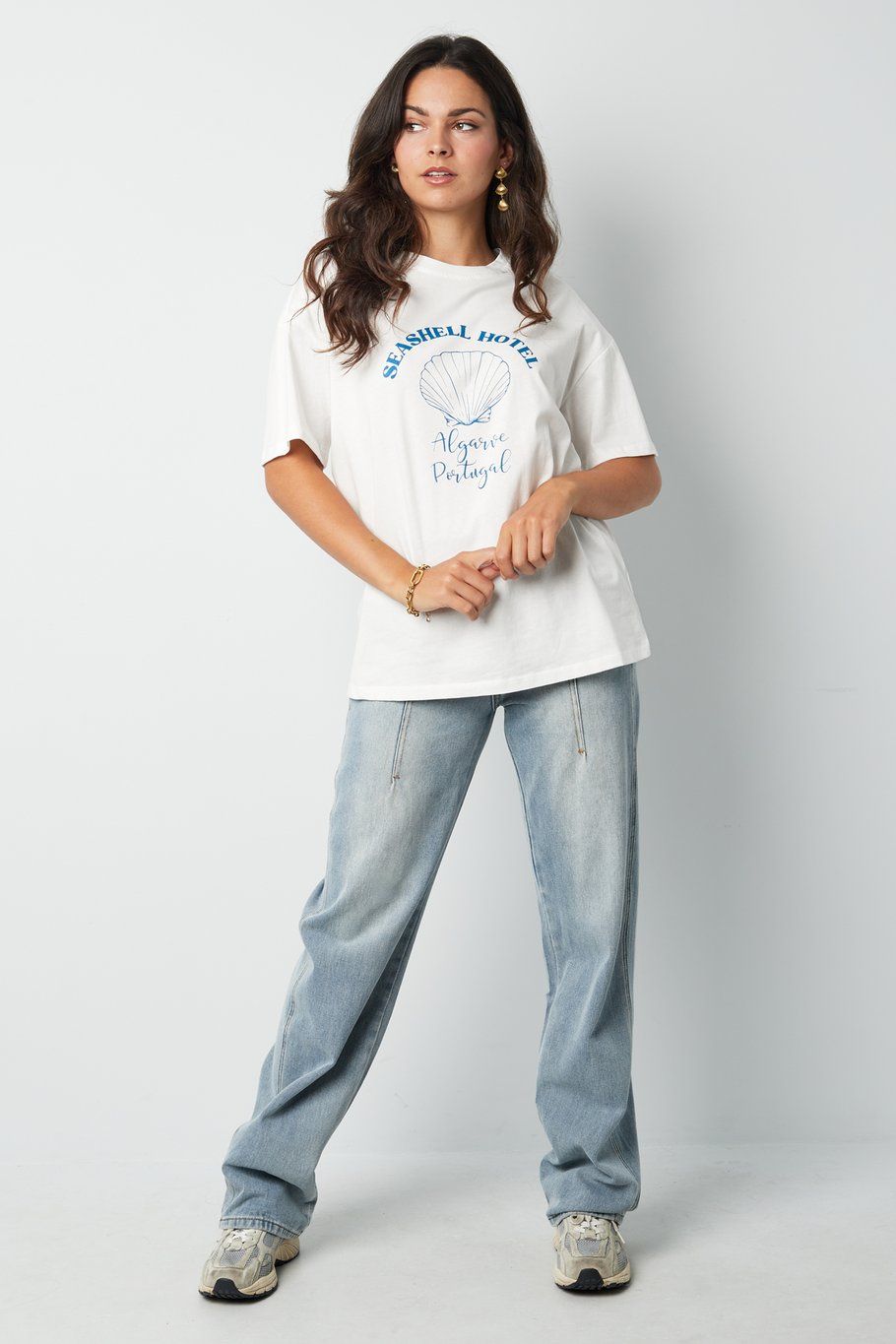 Seashell Hotel shirt - white