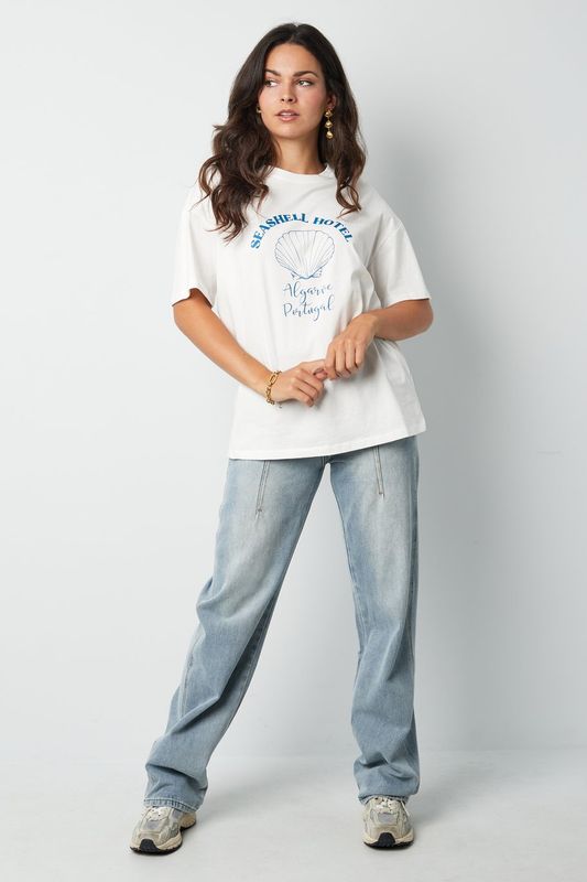 Seashell Hotel shirt - white
