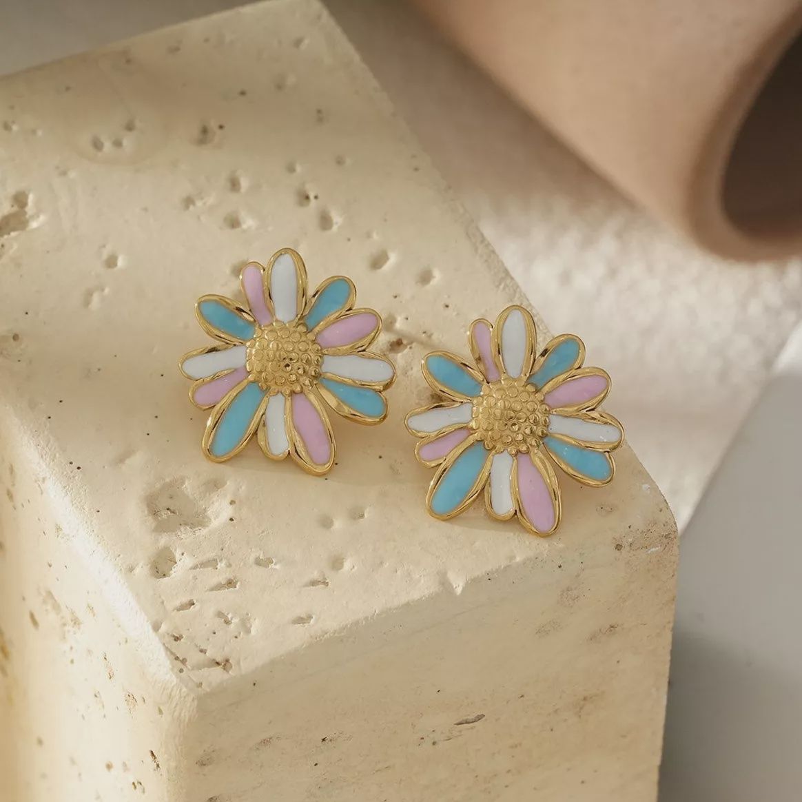 Oorbellen margriet kleur