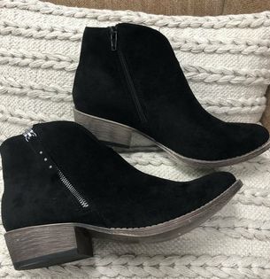 VERY G DIVINE SUEDE BOOTIE BLACK