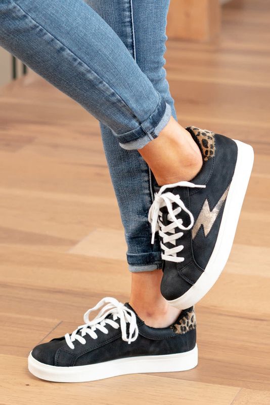 VERY G LIGHTNING SHOE BLACK W/GOLD