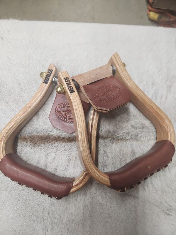 NETTLES 1.5&quot; FLATBOTTOM STIRRUPS