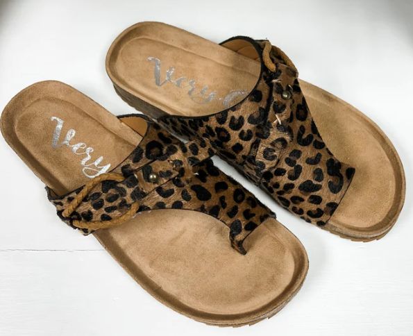 VERY G WOMEN&#39;S BY THE SEA TAN LEOPARD SANDALS