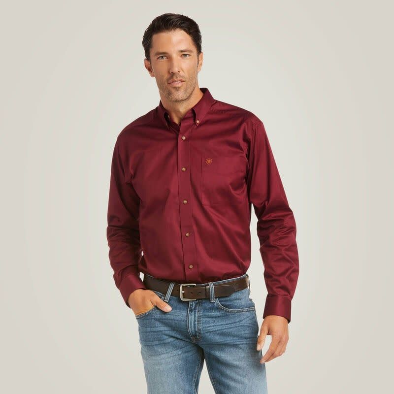 ARIAT MEN&#39;S SOLID TWILL FITTED BUTTON DOWN SHIRT BURGUNDY