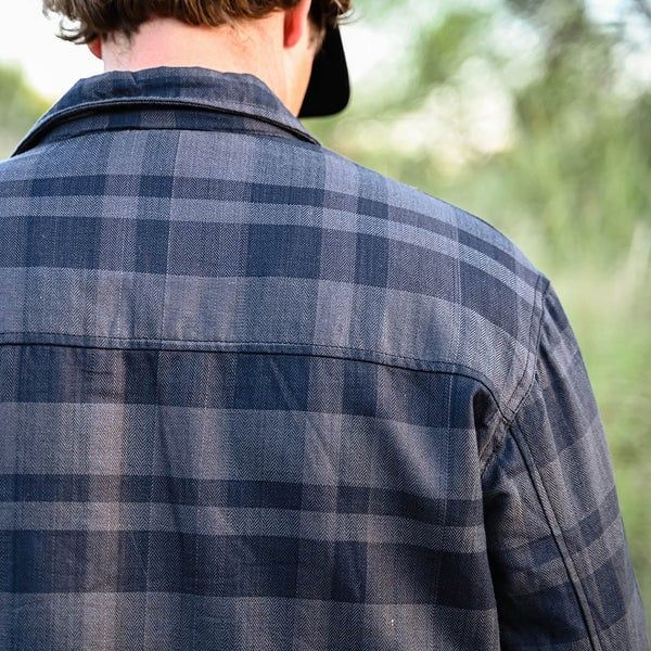 STS MEN'S TRAPPER SHIRT JACKET- GRAY | NAVY PLAID