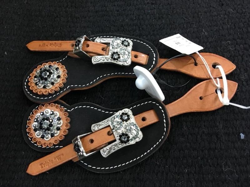 CHOCOLATE SPUR STRAP BLACK