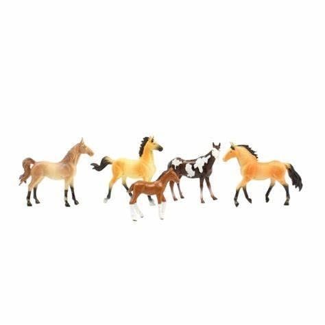 5 HORSE FIGURE