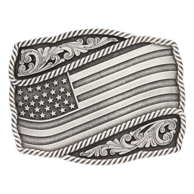 CLASSIC IMPRESSIONS WAVING AMERICAN FLAG BUCKLE