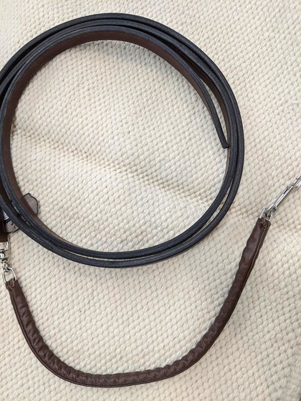 Leather covered Lip Chain 10&#39;