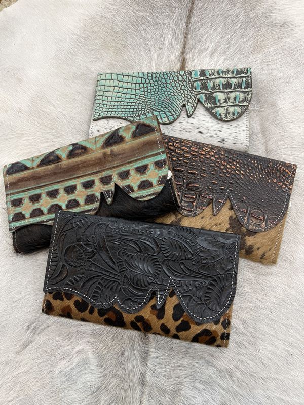 COWHIDE AND LEATHER WALLET