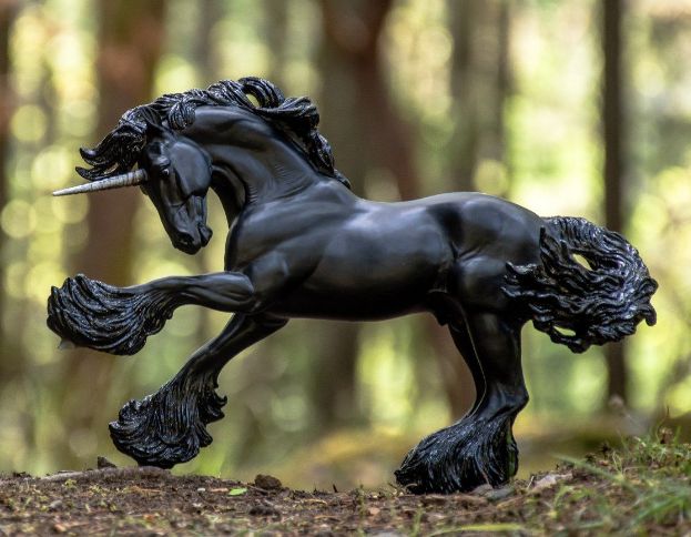 BREYER OBSIDIAN
