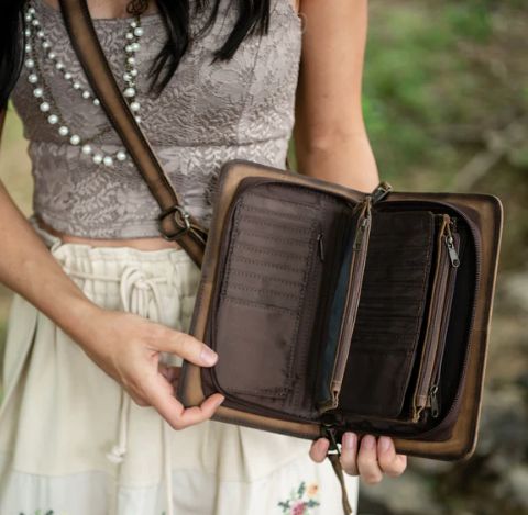 STS BARONESS EVIE ORGANIZER