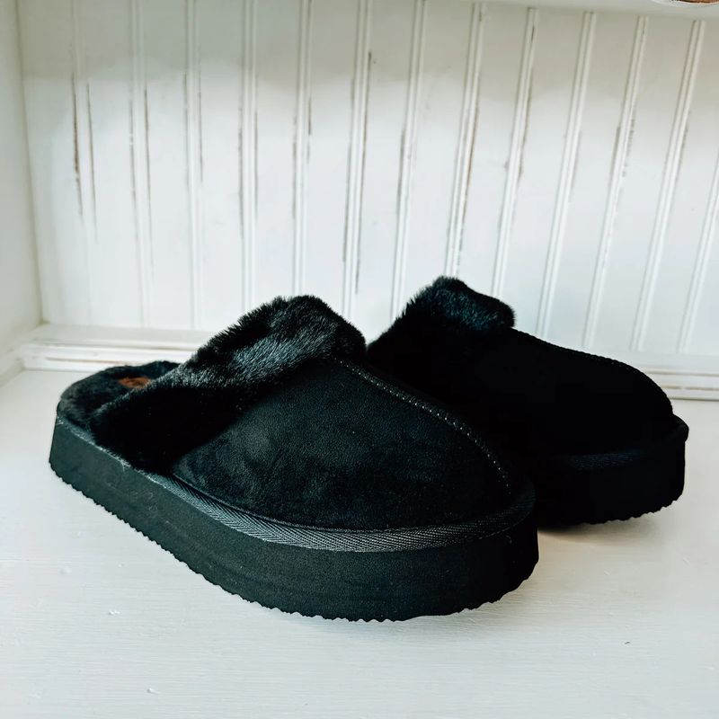 VERY G WOMEN&#39;S DELANEY PLATFORM SLIPPER SHOE- BLACK