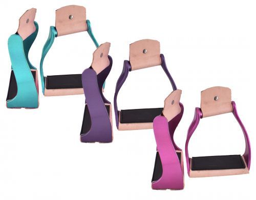 SHOWMAN LIGHTWEIGHT TWISTED ANGLED STIRRUPS