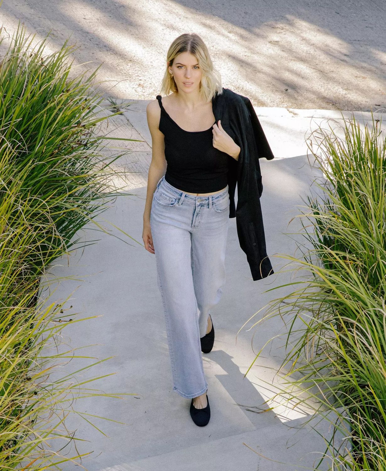 LOVERVET HIGH RISE SLIM WIDE LEG JEAN