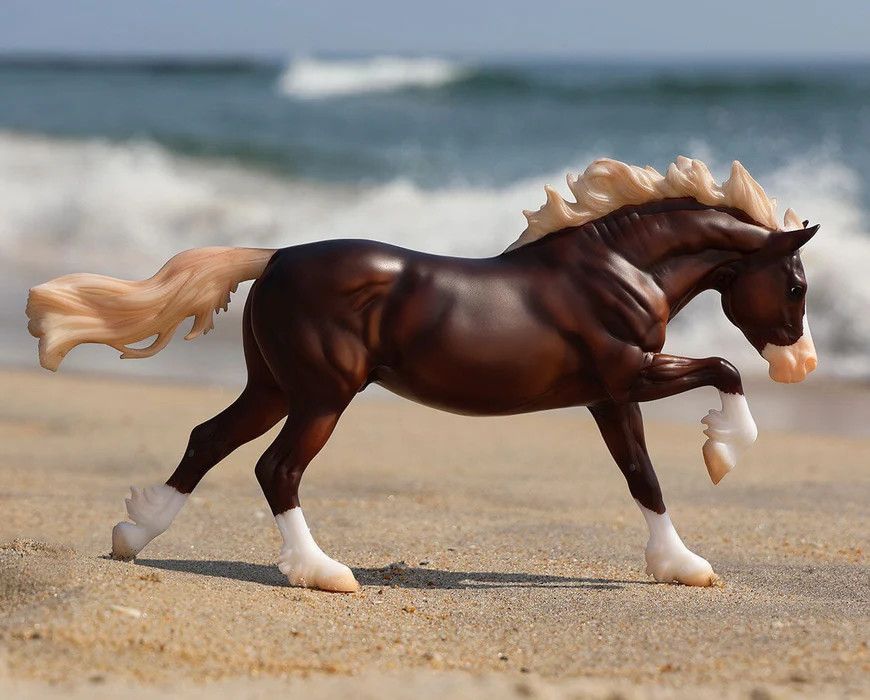 BREYER SURFER&#39;S RIPTIDE | CHINCOTEAGUE PONY
