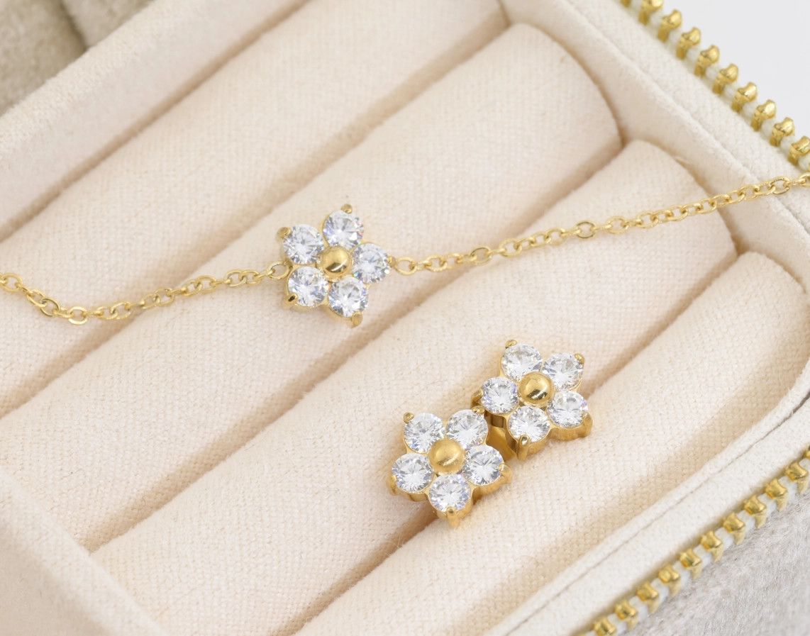DIAMOND FLOWER JEWELRY SET