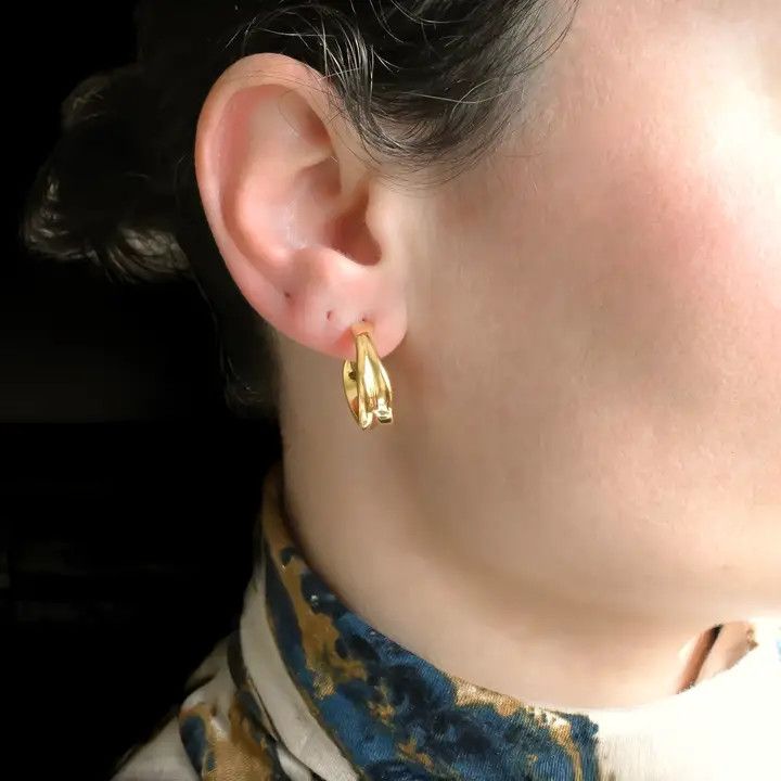 VINTAGE STYLE GOLD HOOP EARRINGS