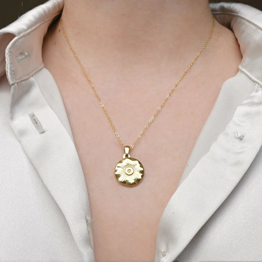 VINTAGE STYLE SUN NECKLACE