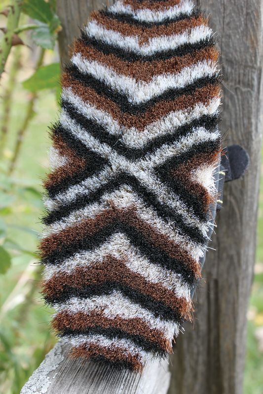 TAIL TAMER HORSEHAIR POLY BLEND BRUSH