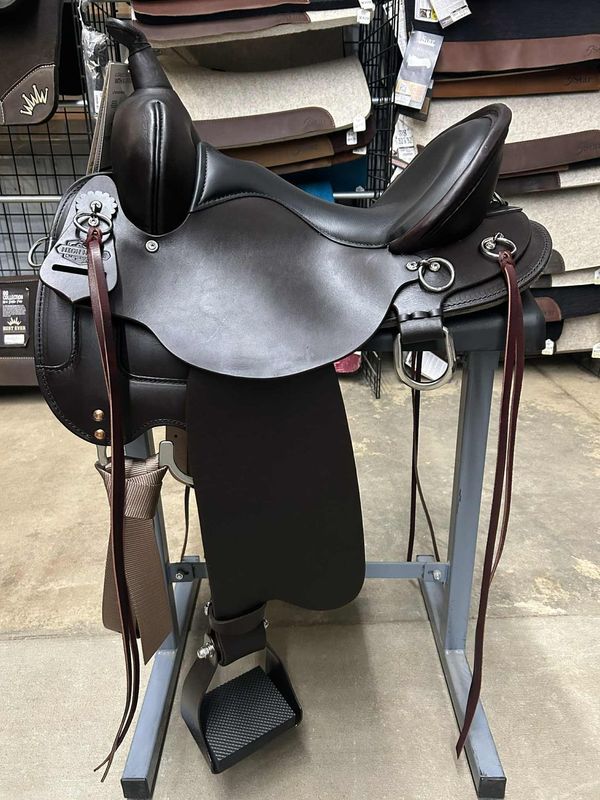 18" Little River Trail Round Skirt Saddle - Wide