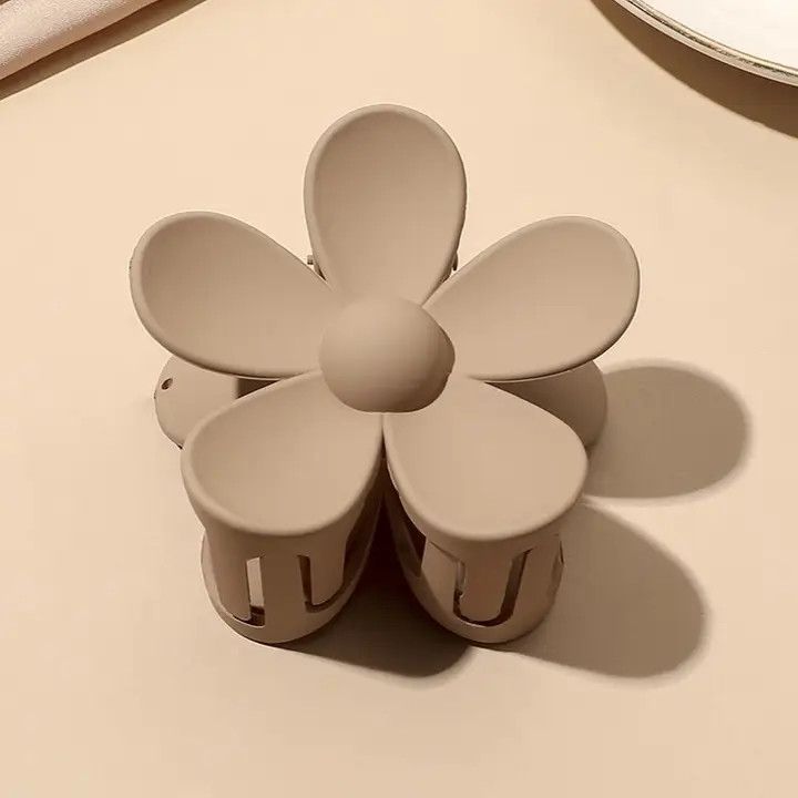 FLOWERS HAIR CLAW CLIP