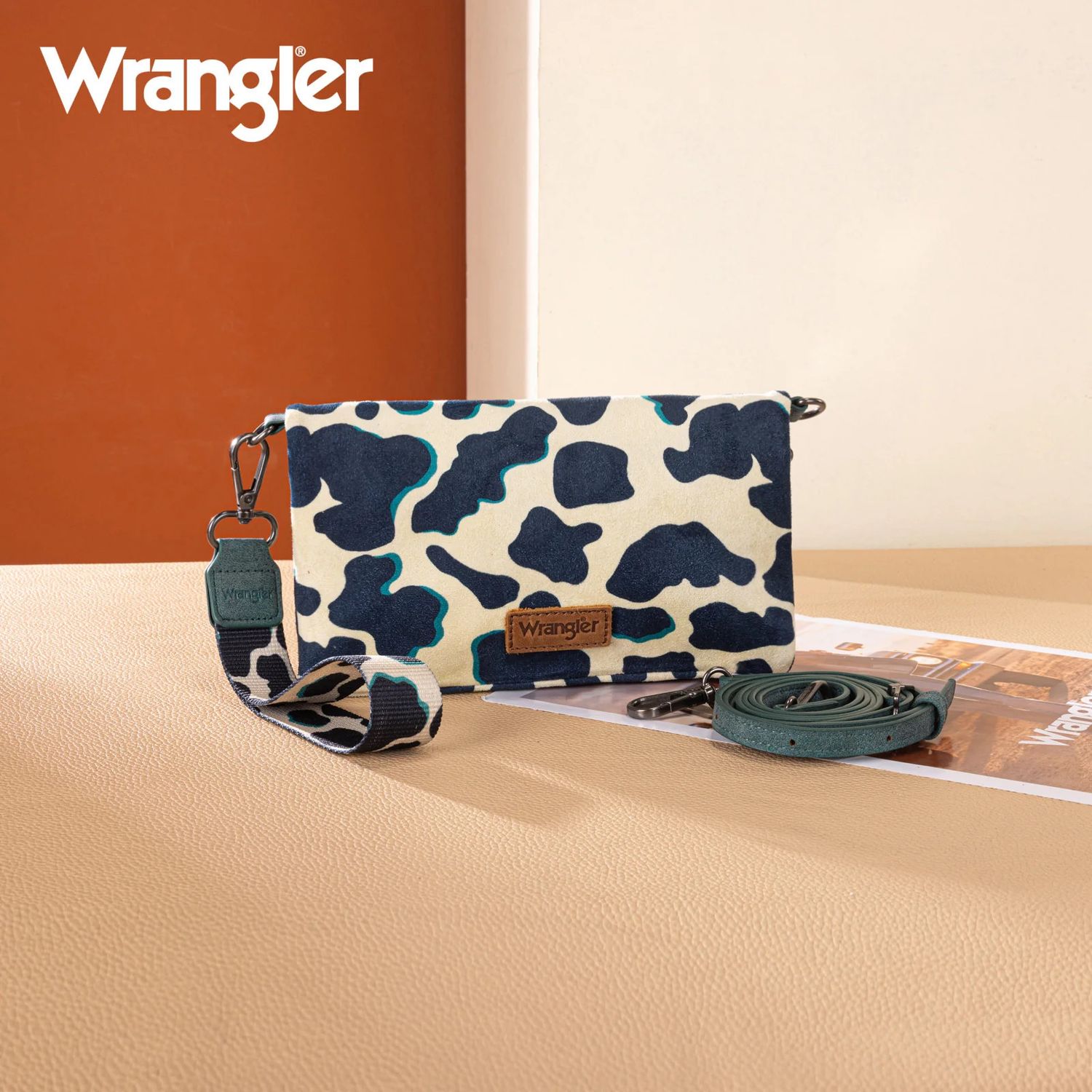 WRANGLER COW PRINT WRISTLET/CROSSBODY, Color: DARK TURQUOISE