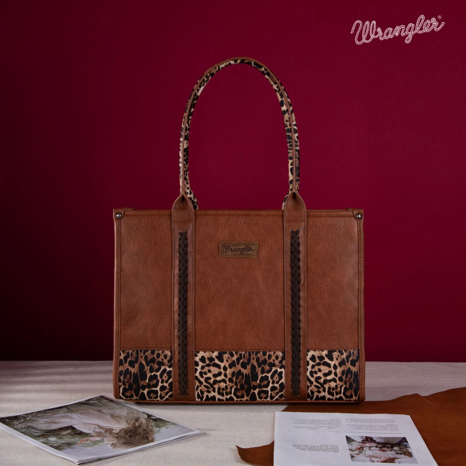 WRANGLER CONCEALED CARRY WIDE TOTE, Color: LEOPARD