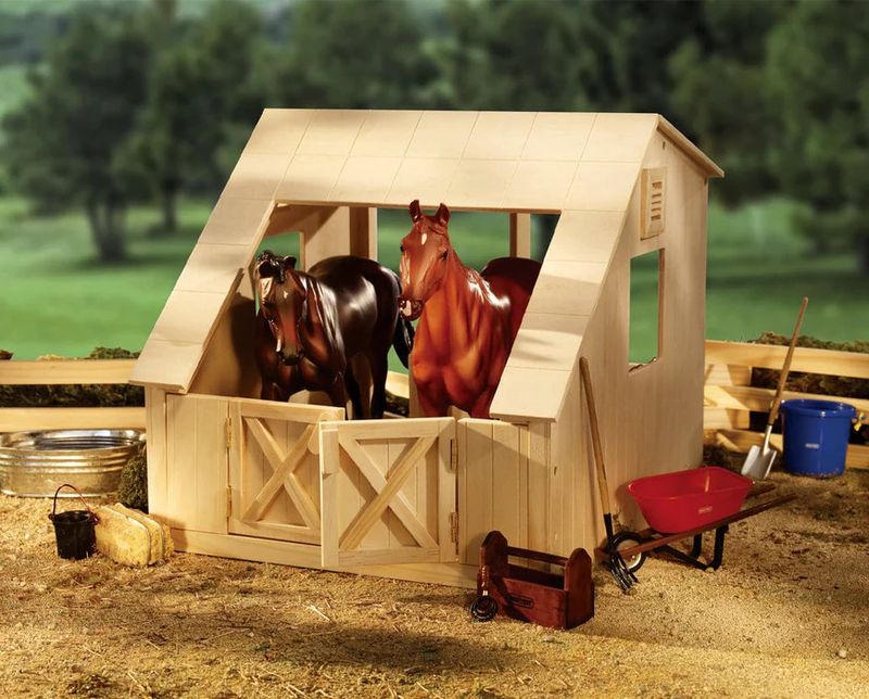 306 BREYER WOOD STABLE
